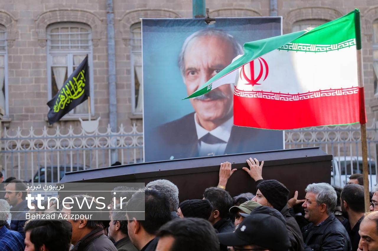 تشییع پیکر «اسفندیار قره باغی» در تبریز