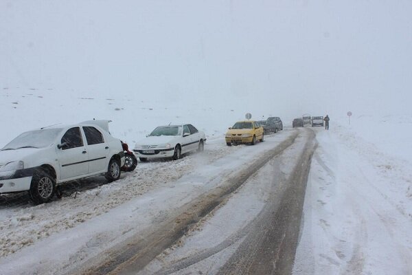 ۱۵ روستای آذربایجان شرقی همچنان در محاصره برف است