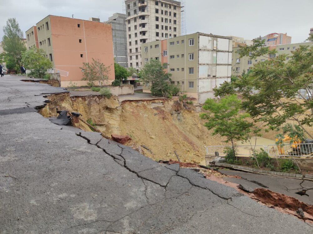 رانش زمین در یکی از محلات تبریز به دنبال رگبار باران