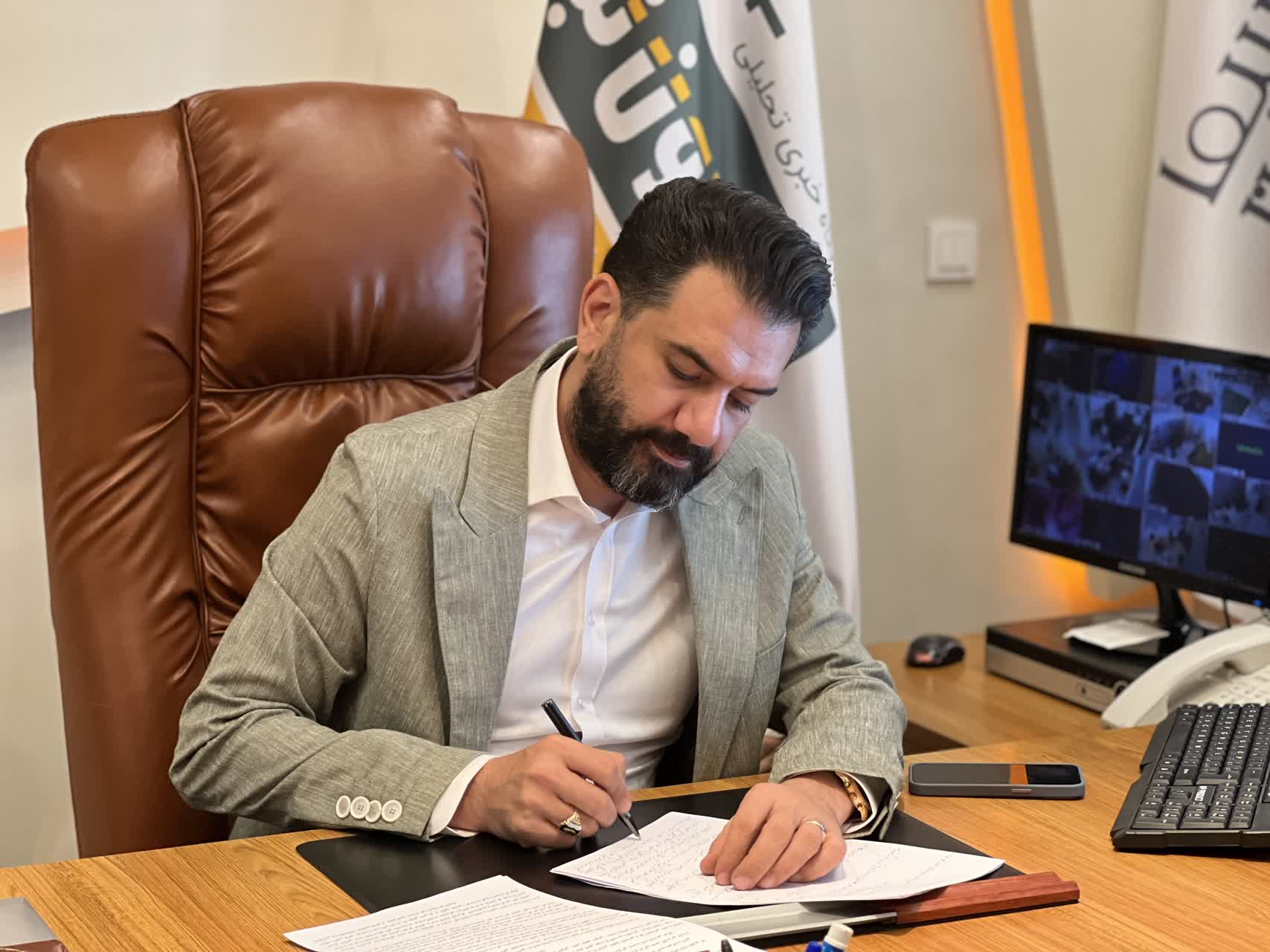 یادداشت مدیرمسئول/ خودشیفتگان بی قدرت