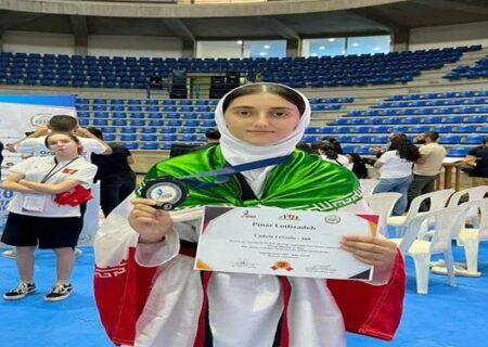 نایب قهرمان تکواندو آسیا: ساعت‌ها با افتخار پرچم ایران را بردوش داشتم