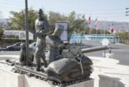 رونمایی از المان مرزبانان شهید ۱۳۲۰/ نمایش نماد مقاومت و وطن‌پرستی در ارس