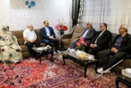 خدمت به خانواده شهدا حداقل کاری است که مسئولان می‌توانند انجام دهند