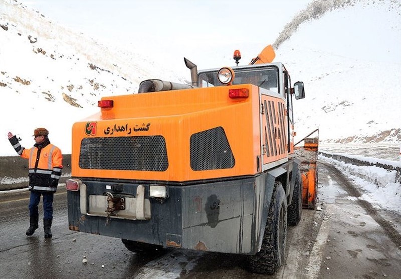 امدادرسانی راهداران آذربایجان‌شرقی به ۱۳۴ خودرو گرفتار در کولاک