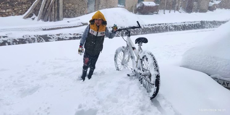 برف برای سومین روز مدارس برخی مناطق آذربایجان‌شرقی را تعطیل کرد