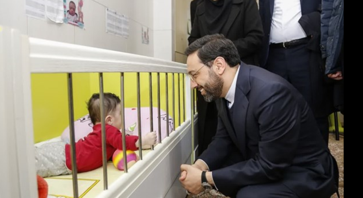 حضور استاندار آذربایجان‌شرقی در شیرخوارگاه تبریز