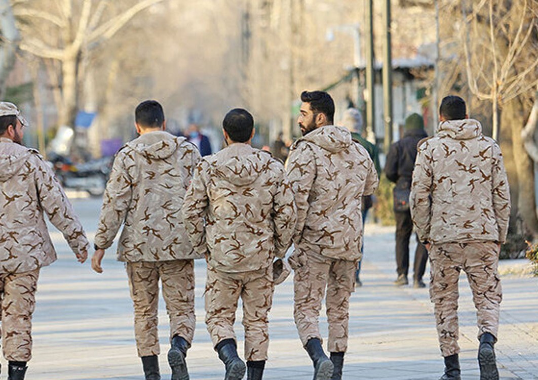 دهنوی: افزایش حقوق سربازان در سال ۱۴۰۳ قطعی شد