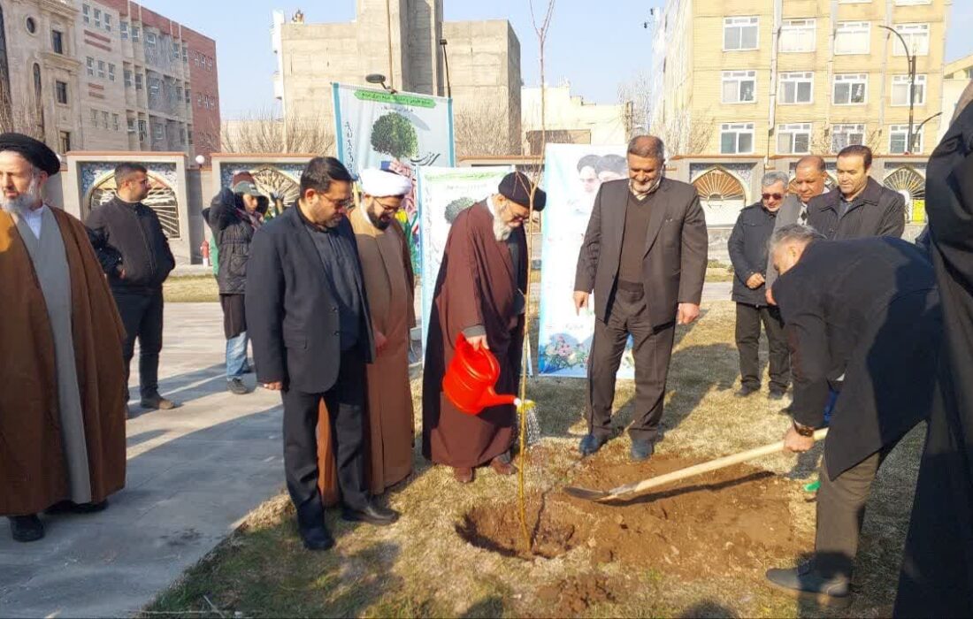 امام جمعه تبریز : مشارکت مردمی در درختکاری نشانه توجه به محیط زیست است