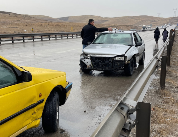 ۳۲۱ نفر در تصادفات نوروزی جان باختند