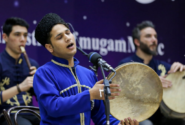 د‌ِییرم بلکه منی بیرده اویاندیردی موغام…