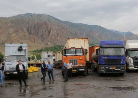 اعتراض رانندگان کامیون‌های ایرانی به بی‌توجهی مسئولان و شرایط نامناسب