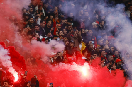۲ تماشاگر زن مسابقه پرسپولیس – تراکتور بازداشت شدند