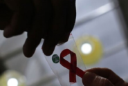 درمان «ایدز» رایگان است/ ویروس HIV قابل کنترل است به شرط درمان