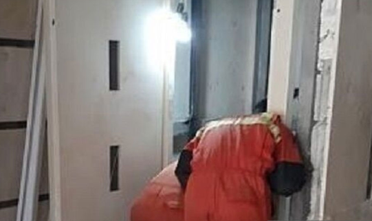 حادثه تلخ در سایه قطعی های بی برنامه برق /نجات کودک اهل گلستان از آسانسور به مرگ مادر منجر شد