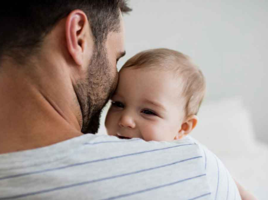 سن متوسط اولین فرزندآوری زنان ۲۷.۵ سال است