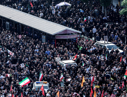 حضور میلیونی تهرانی‌ها در تشییع شهدا؛ عشق به وطن موج می‌زند