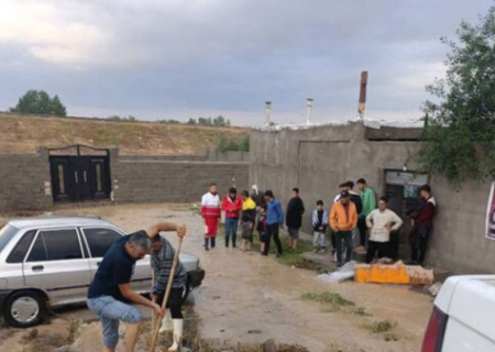 سیل و آب گرفتگی منازل در روستای حاجی آقا شهرستان بستان‌آباد