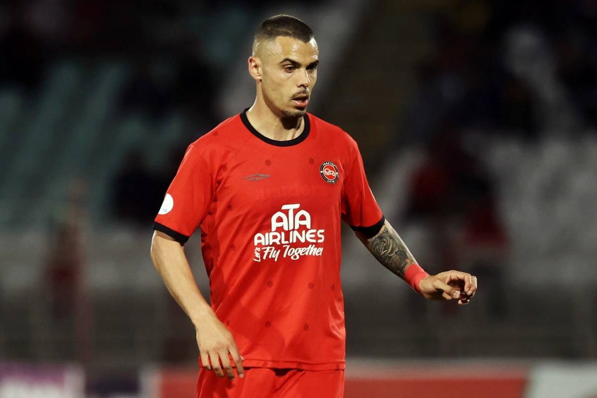 بن‌بست تراکتور و ریکاردو آلوز