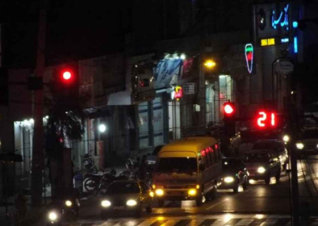 قطع برق یا قطع روزی؟! کمر کاسبان تبریزی زیر بار بی‌ برقی خم شد