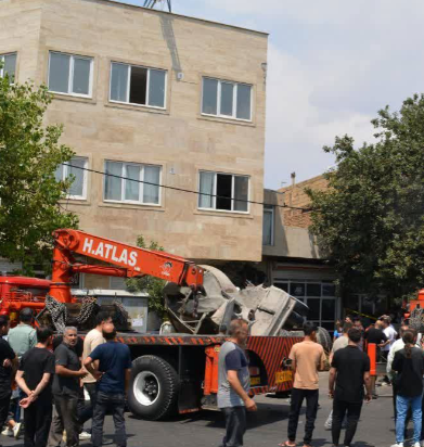 میکسر بتن چهار خودرو را در بلوار فاطمیه زیر گرفت