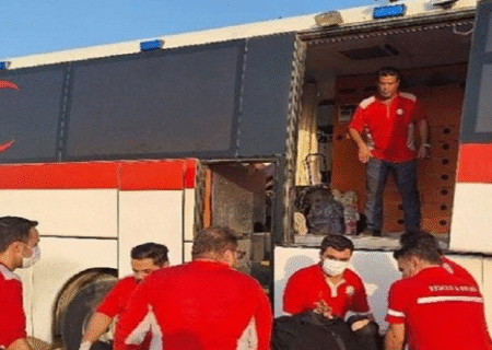 انحراف از جاده اتوبوس حامل زائران ایرانی/ ۴۳ نفر مصدوم شدند