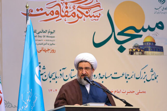 امام جمعه تبریز: مسجد باید قلب تپنده محله باشد