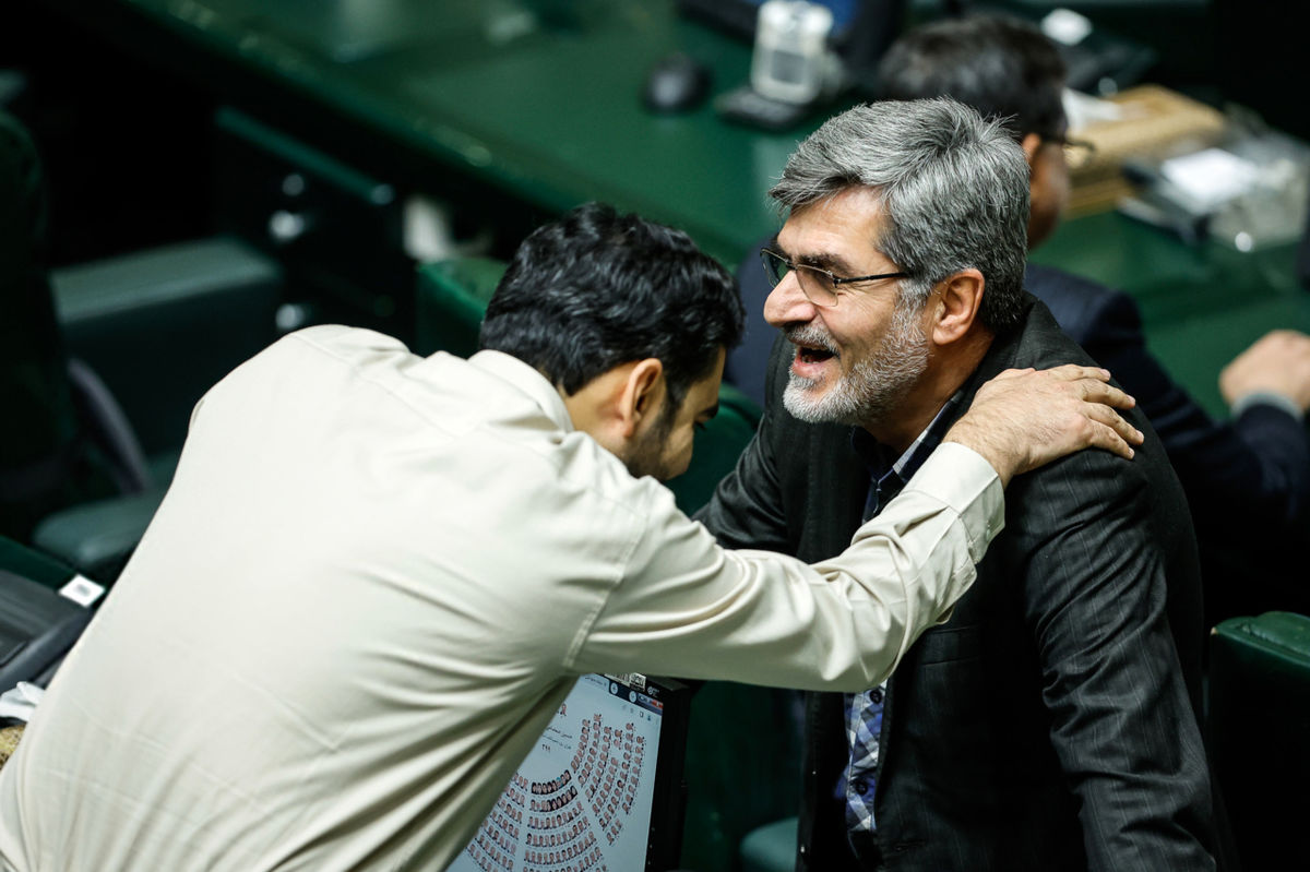 خویشاوندی بنی‌هاشم و بنی‌امیه، کمتر از خویشاوندی شما با علی‌اف نبود