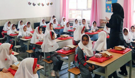 غیرحضوری شدن مدارس در مهرماه کذب است