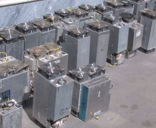 کشف ۳۸۵ ماینر قاچاق از انبار یک کارخانه