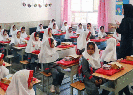معلمان از دادن تکالیف طولانی به دانش‌آموزان ابتدایی پرهیز کنند