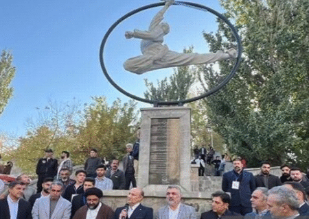 رونمایی از تندیس استاد اسماعیل ملک‌جهانی در پارک ائل‌گؤلی تبریز