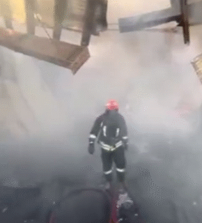 آتش سوزی انبار لوازم یدکی و پوشاک در کرکج