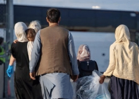 خروج یک میلیون و ۴۵۰ هزار اتباع غیرمجاز از کشور/ صدور ویزای کار ۹ ماهه برای اتباع مجاز