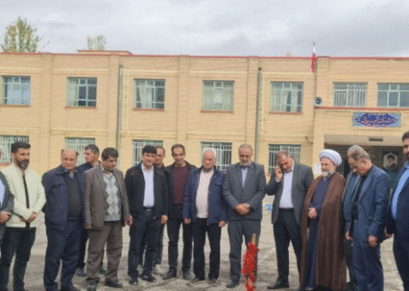 پروژه احداث چمن مصنوعی دبیرستان شهید رجایی شهر مهربان کلنگ زنی شد