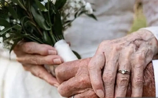 بیش از ۷۰۰ ازدواج ۸۰ ساله‌ها در نیمه اول سال
