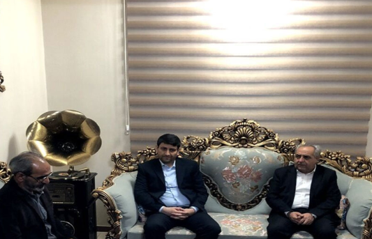 دیدار وزیر ارتباطات با خانواده شهید جنگ ۱۲ روزه