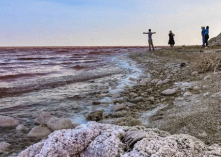 دریاچه ارومیه هنوز زنده است، اما حق‌آبه اش را سوء‌مدیریت می‌ بلعد