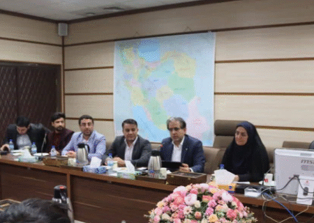 با «گفت‌وگو و شنیدن» می‌ توانیم شکاف نسلی را که بعضا به قهر نسلی هم ختم می‌شود، ترمیم کنیم  