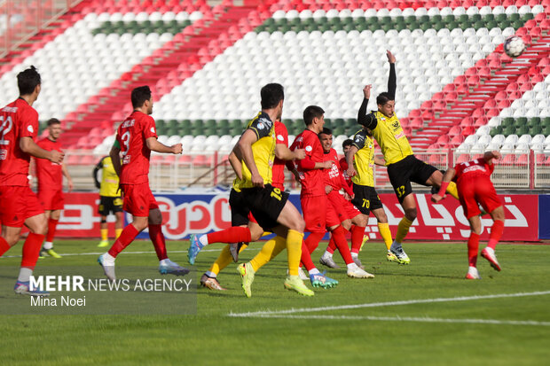 تراکتور چگونه از دل طوفان به صدر رسید